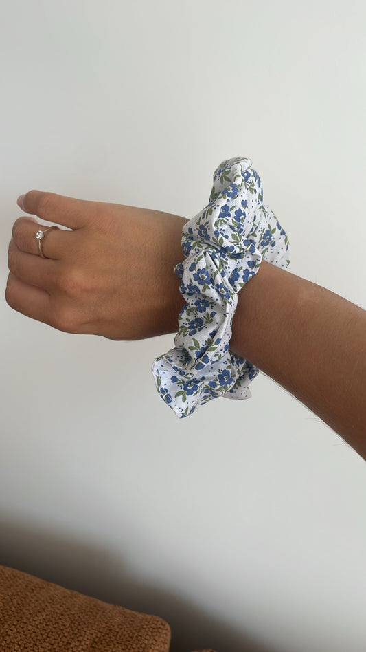 Le chouchou fleur bleue
